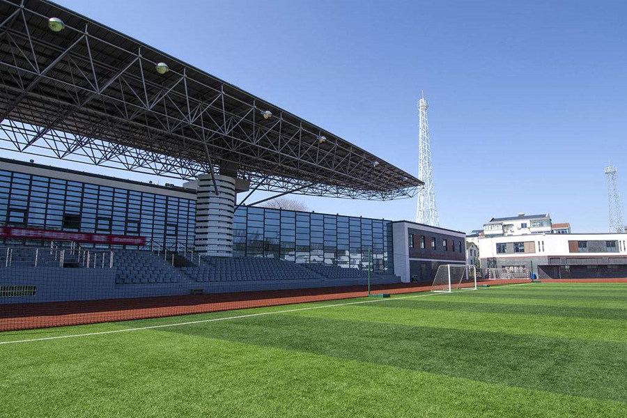 乌兰浩特体育场看台网架工程